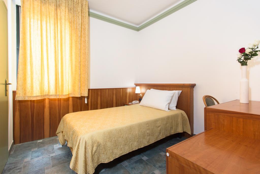 Hotel Zeus Cesenatico Room photo