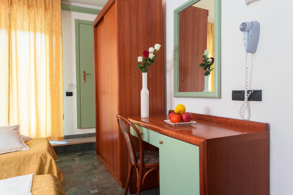 Hotel Zeus Cesenatico Room photo