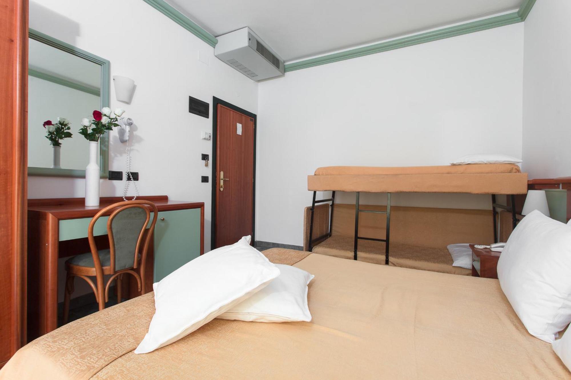 Hotel Zeus Cesenatico Exterior photo